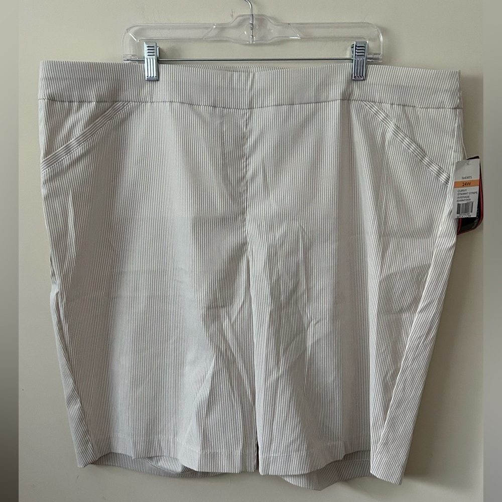 Kim Rogers Beige and White Striped Pull-On Shorts Sz 24W NWT